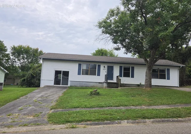 Photo 1 of Sale Pending at 1405 Barberry Pl, Hopkinsville, KY 42240 | MLS# 26023338 | Listing updated on 2026-09-15