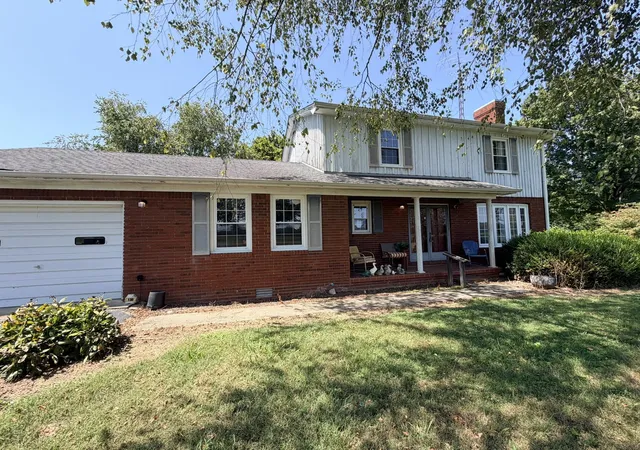 Photo 2 of Single family home for sale at 1307 Rob Mason Rd, Murray, KY 42071 | MLS# 26023352 | Listing updated on 2026-08-26