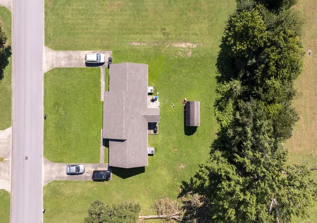 Listing Photo 2 - Condo for sale in building located at 1003 Northwood Dr, Murray, KY 42071 - Unit #