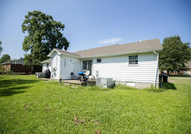 Listing Photo 4 - Condo for sale in building located at 1003 Northwood Dr, Murray, KY 42071
