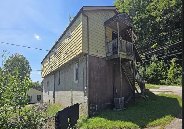 Photo 3 of Sale Pending at 3712 N Hwy 421, Manchester, KY 40962 | MLS# 26023432 | Listing updated on 2026-09-11