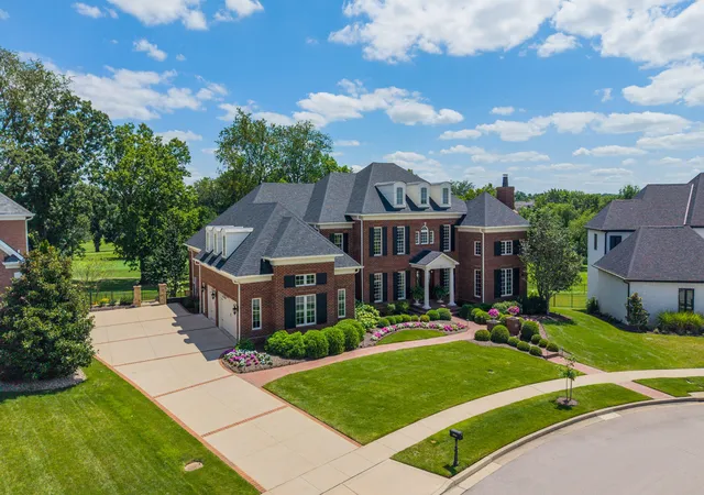Photo 3 of Sale Pending at 3056 Bobwhite Trl, Lexington, KY 40509 | MLS# 26023358 | Listing updated on 2026-09-01