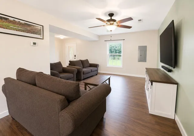Photo 4 of Sale Pending at 101 April Dr, Junction City, KY 40440 | MLS# 26023317 | Listing updated on 2026-09-25