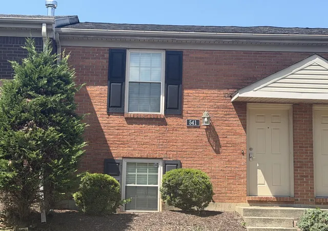 Photo 1 of Sale Pending at 541 El Paseo Pl, Lexington, KY 40517 | MLS# 26023433 | Listing updated on 2026-08-30