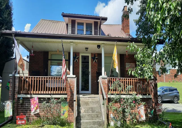 Photo 2 of Sale Pending at 10774 E Laurel Rd, London, KY 40741 | MLS# 26023580 | Listing updated on 2026-09-14