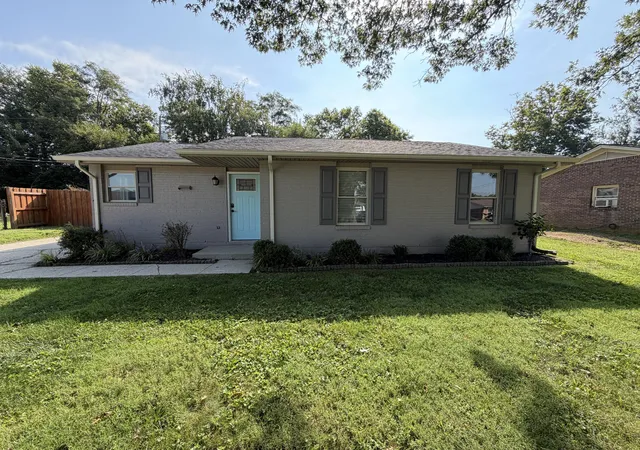 Photo 1 of Sale Pending at 215 Robyn Dr, Winchester, KY 40391 | MLS# 26023780 | Listing updated on 2026-09-09