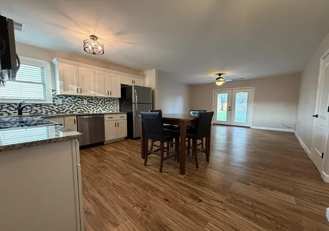 Photo 3 of Sale Pending at 215 Robyn Dr, Winchester, KY 40391 | MLS# 26023780 | Listing updated on 2026-10-13