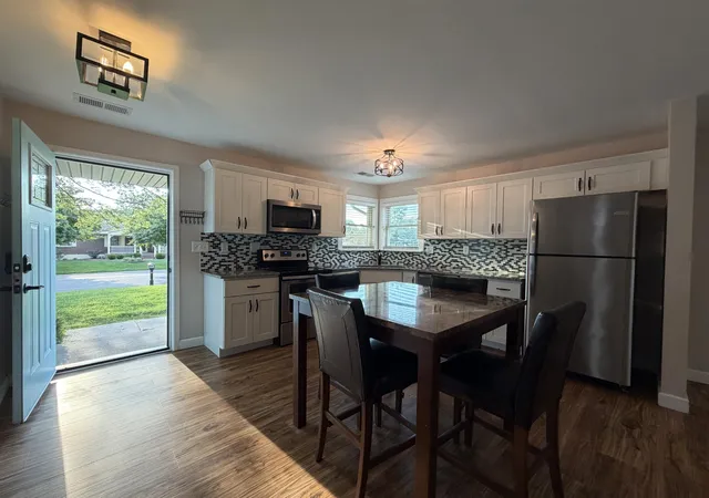 Photo 4 of Sale Pending at 215 Robyn Dr, Winchester, KY 40391 | MLS# 26023780 | Listing updated on 2026-10-13