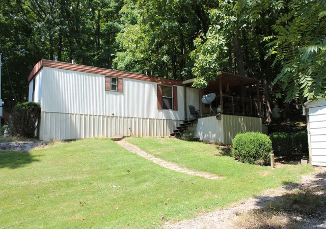 Photo 1 of Single family home for sale at 100 Robin Ln, Eddyville, KY 42038 | MLS# 26023845 | Listing updated on 2026-08-31