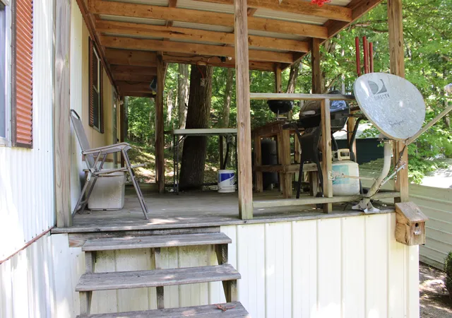 Photo 3 of Single family home for sale at 100 Robin Ln, Eddyville, KY 42038 | MLS# 26023845 | Listing updated on 2026-10-19