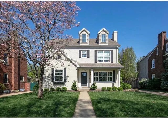 Photo 1 of Single family home for sale at 417 Queensway Dr, Lexington, KY 40502 | MLS# 26023507 | Listing updated on 2026-09-02