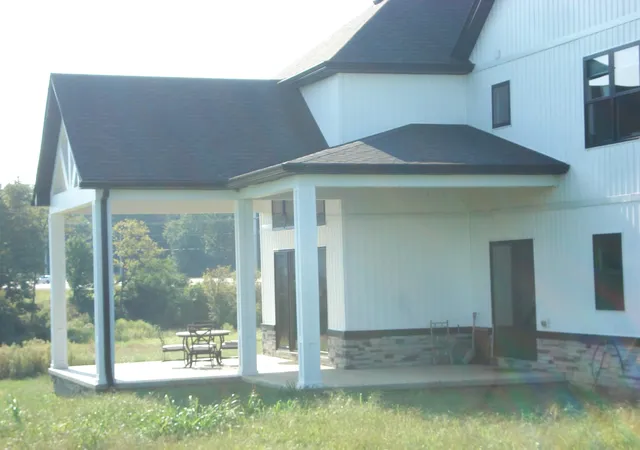 Photo 4 of Single family home for sale at 701 Peacock Rd, Paris, KY 40361 | MLS# 26023435 | Listing updated on 2026-10-13