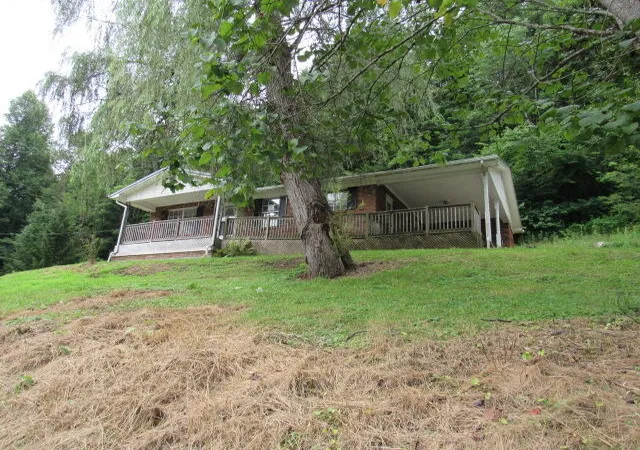Photo 3 of Single family home for sale at 2704 Ky 2004, Mc Kee, KY 40447 | MLS# 26023367 | Listing updated on 2026-08-26
