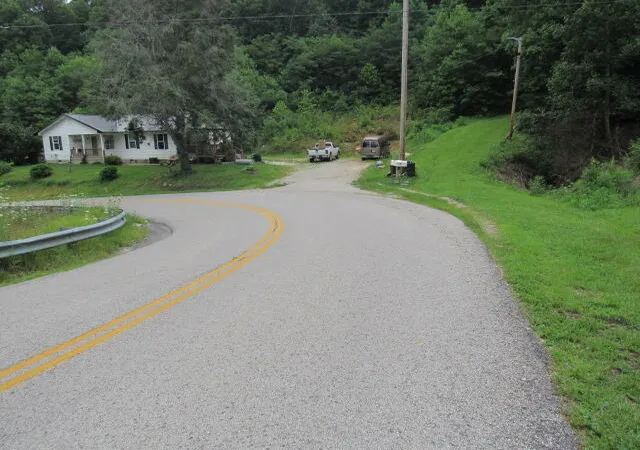 Photo 4 of Sale Pending at 2704 Ky 2004, Mc Kee, KY 40447 | MLS# 26023367 | Listing updated on 2026-10-16