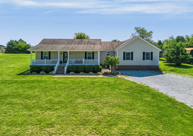 Photo 2 of Sale Pending at 2518 Howell Drennen Rd, Mt Sterling, KY 40353 | MLS# 26023399 | Listing updated on 2026-09-13