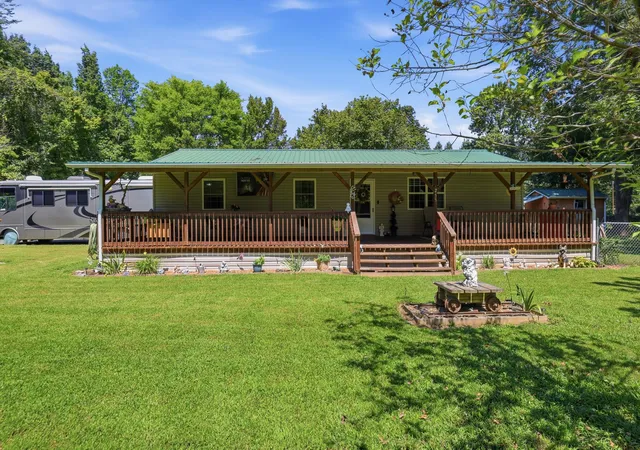 Photo 1 of Single family home for sale at 255 4th St, Hardin, KY 42048 | MLS# 26023669 | Listing updated on 2026-08-30