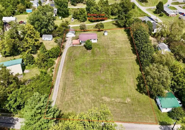 Photo 2 of Sale Pending at 300 Eckstein St, Somerset, KY 42501 | MLS# 26023672 | Listing updated on 2026-09-06