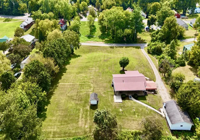 Photo 3 of Sale Pending at 300 Eckstein St, Somerset, KY 42501 | MLS# 26023672 | Listing updated on 2026-09-06