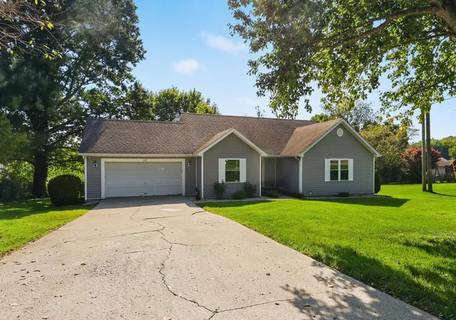 Photo 2 of Single family home for sale at 112 Silvercreek Dr, Danville, KY 40422 | MLS# 26023732 | Listing updated on 2026-08-30