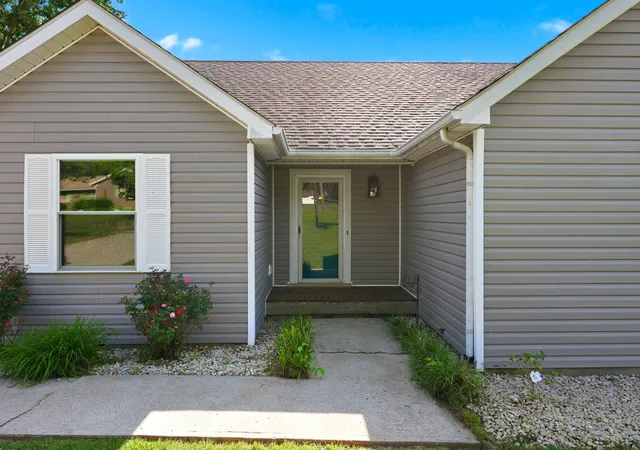 Photo 2 of Single family home for sale at 112 Silvercreek Dr, Danville, KY 40422 | MLS# 26023732 | Listing updated on 2026-08-30