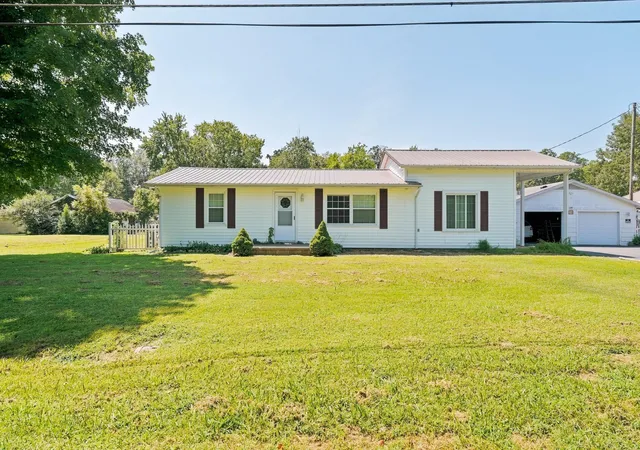 Photo 1 of Single family home for sale at 2397 Gilbertsville Hwy, Gilbertsville, KY 42044 | MLS# 26023437 | Listing updated on 2026-09-05