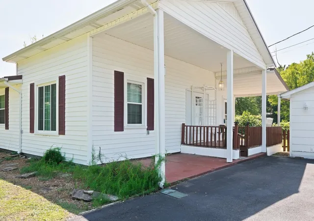 Photo 3 of Single family home for sale at 2397 Gilbertsville Hwy, Gilbertsville, KY 42044 | MLS# 26023437 | Listing updated on 2026-09-05