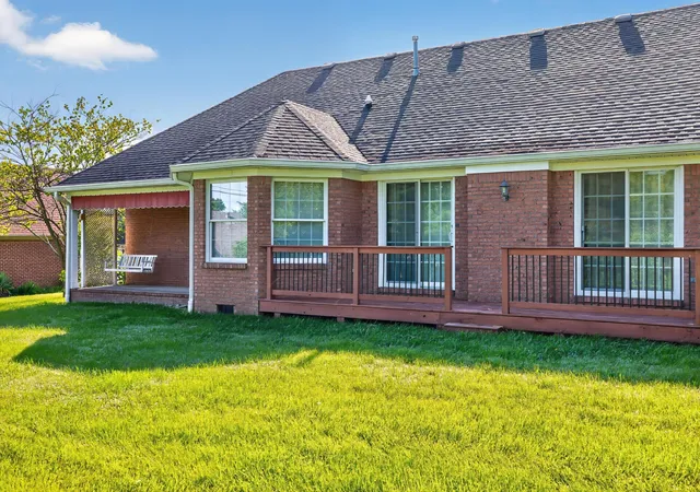 Photo 2 of Single family home for sale at 1050 Burnell Dr, Berea, KY 40403 | MLS# 26023690 | Listing updated on 2026-10-04