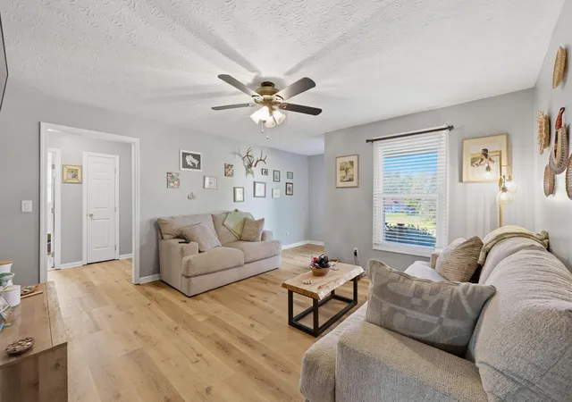 Photo 3 of Single family home for sale at 516 Chaucer Dr, Lawrenceburg, KY 40342 | MLS# 26023708 | Listing updated on 2026-09-14
