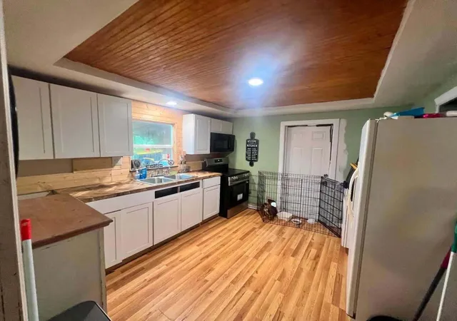 Photo 3 of Single family home for sale at 527 N 4th St, Flatwoods, KY 41139 | MLS# 26023464 | Listing updated on 2026-09-19