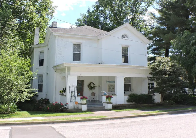 Photo 3 of Single family home for sale at 212 Clay St, Mt Sterling, KY 40353 | MLS# 26023401 | Listing updated on 2026-09-16