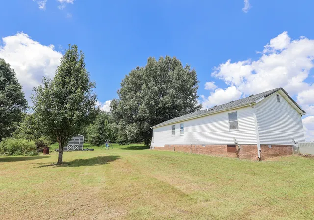 Photo 4 of Sale Pending at 2910 Aubrey Dr, Paducah, KY 42003 | MLS# 26023613 | Listing updated on 2026-09-01