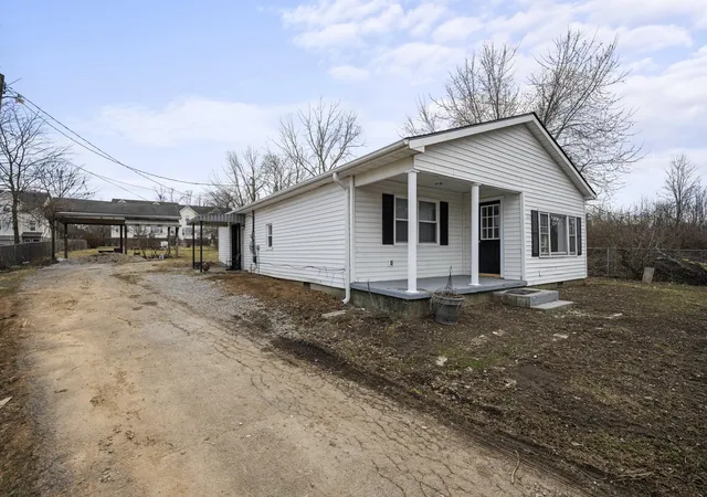 Photo 2 of Single family home for sale at 1170 Jones Trl, Lexington, KY 40517 | MLS# 26023590 | Listing updated on 2026-09-02