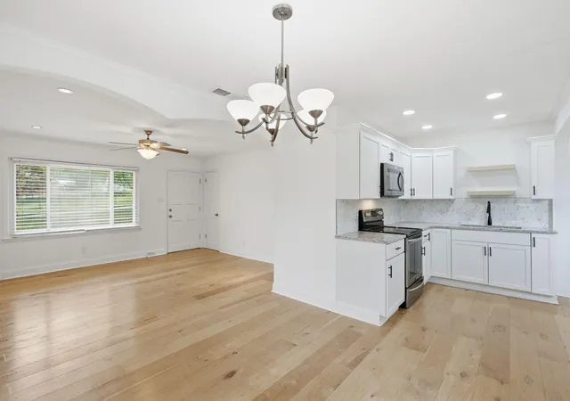 Photo 3 of Single family home for sale at 169 Newcastle St, Lexington, KY 40504 | MLS# 26023449 | Listing updated on 2026-08-27