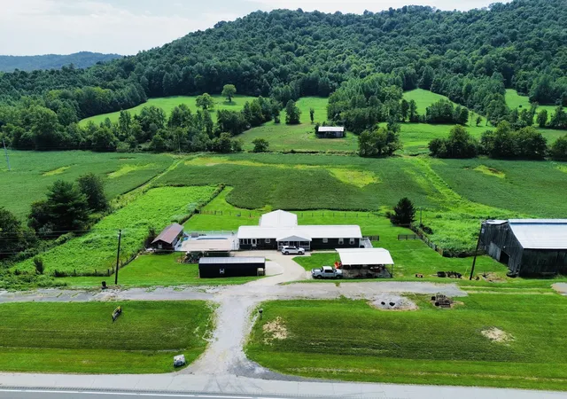 Photo 3 of Sale Pending at 37 Westerfield Ln, Vanceburg, KY 41179 | MLS# 26023453 | Listing updated on 2026-09-18