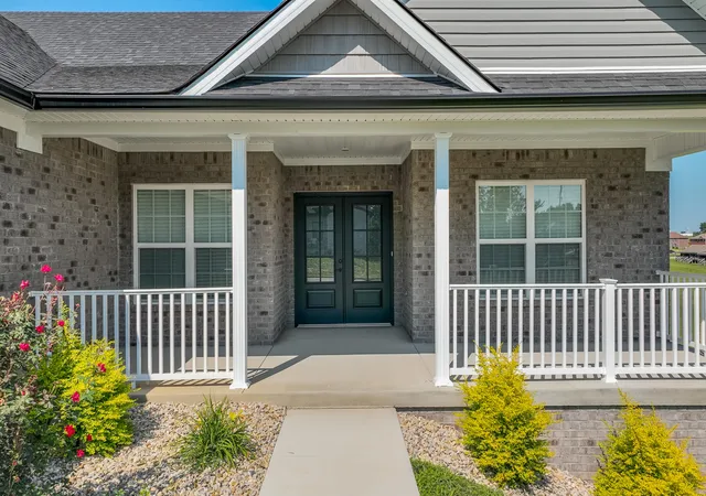 Photo 2 of Single family home for sale at 165 Central Park Ave, Berea, KY 40403 | MLS# 26023826 | Listing updated on 2026-08-31