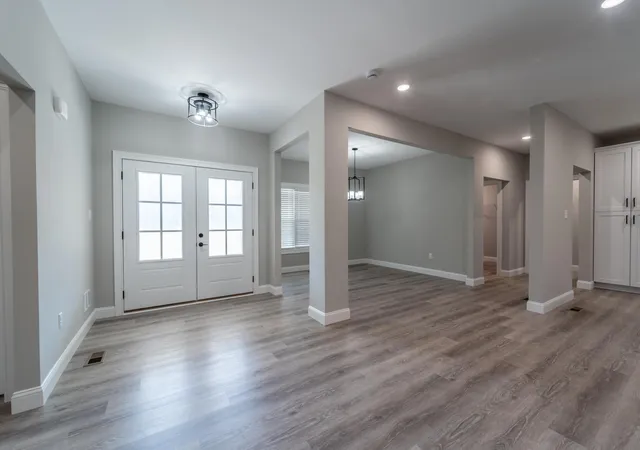 Photo 3 of Single family home for sale at 165 Central Park Ave, Berea, KY 40403 | MLS# 26023826 | Listing updated on 2026-08-31