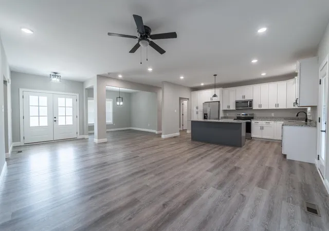 Photo 4 of Single family home for sale at 165 Central Park Ave, Berea, KY 40403 | MLS# 26023826 | Listing updated on 2026-08-31
