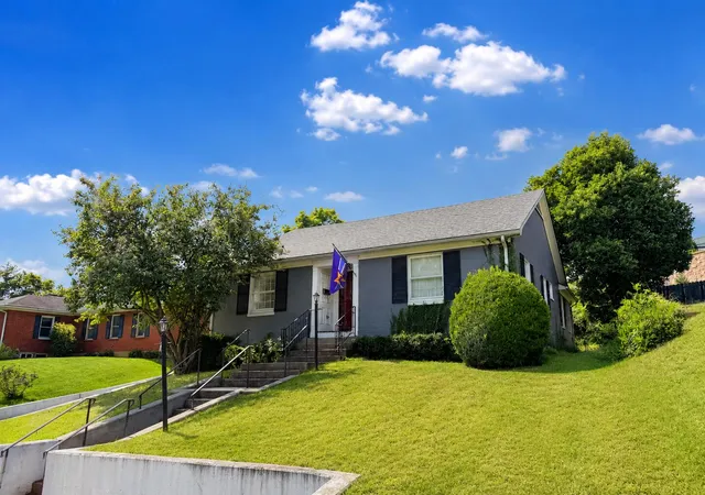 Photo 1 of Single family home for sale at 104 Reservoir Rd, Frankfort, KY 40601 | MLS# 26023554 | Listing updated on 2026-10-02