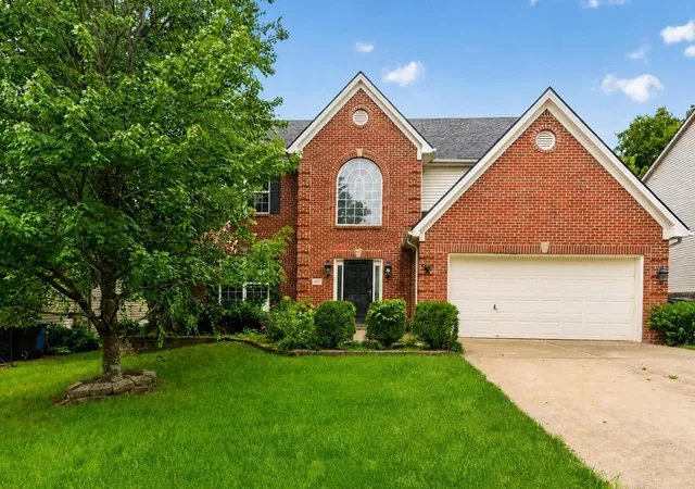 Photo 1 of Sale Pending at 925 Seneca Park, Lexington, KY 40515 | MLS# 26023559 | Listing updated on 2026-09-11