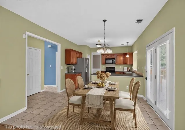 Photo 3 of Sale Pending at 925 Seneca Park, Lexington, KY 40515 | MLS# 26023559 | Listing updated on 2026-09-11