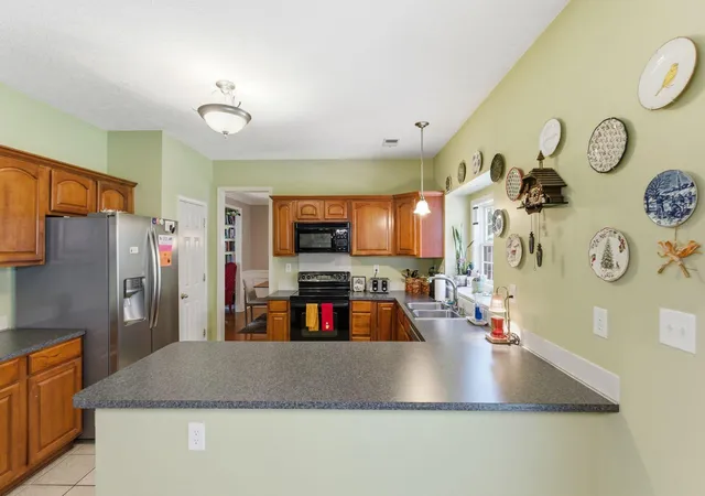 Photo 3 of Sale Pending at 925 Seneca Park, Lexington, KY 40515 | MLS# 26023559 | Listing updated on 2026-09-11