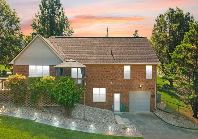 Photo 2 of Single family home for sale at 11 Horizon Hill Dr, Somerset, KY 42503 | MLS# 26023540 | Listing updated on 2026-09-01