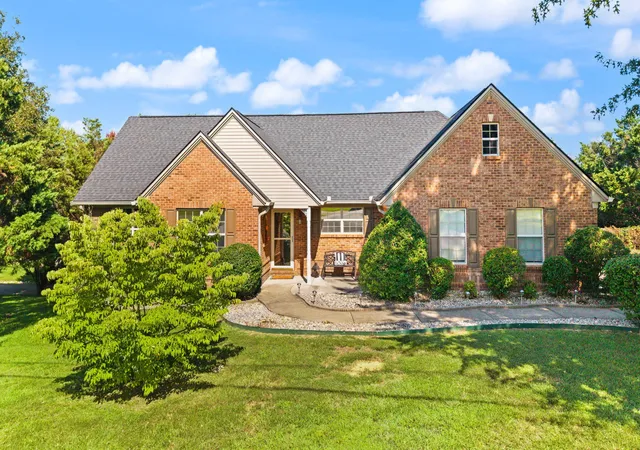Photo 3 of Single family home for sale at 11 Horizon Hill Dr, Somerset, KY 42503 | MLS# 26023540 | Listing updated on 2026-09-01