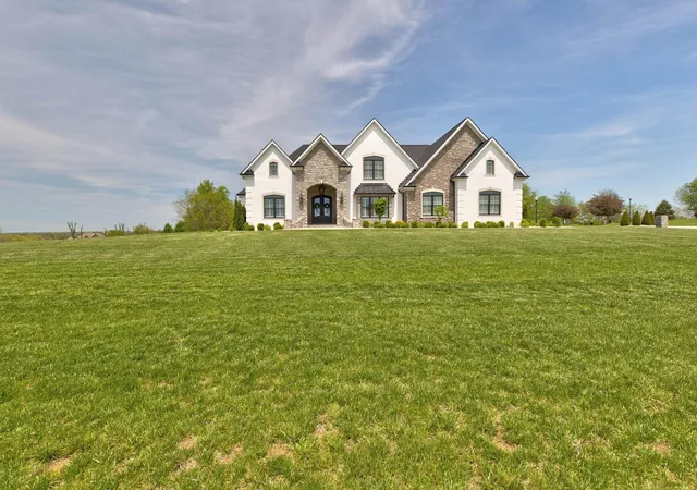 Photo 3 of Mansion for sale at 101 Welsley Wy, Mt Sterling, KY 40353 | MLS# 26023485 | Listing updated on 2026-08-27