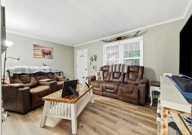Photo 4 of Single family home for sale at 111 Bel Aire Dr, Mayfield, KY 42066 | MLS# 26023706 | Listing updated on 2026-09-09