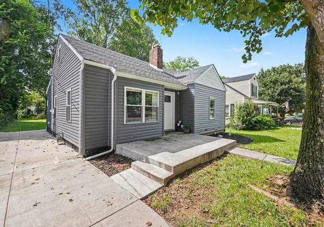 Photo 2 of Single family home for sale at 1004 6th St, Carrollton, KY 41008 | MLS# 26023503 | Listing updated on 2026-08-30