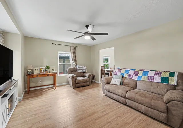 Photo 2 of Single family home for sale at 1004 6Th St, Carrollton, KY 41008 | MLS# 26023503 | Listing updated on 2026-08-30