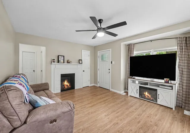 Photo 3 of Single family home for sale at 1004 6Th St, Carrollton, KY 41008 | MLS# 26023503 | Listing updated on 2026-08-30