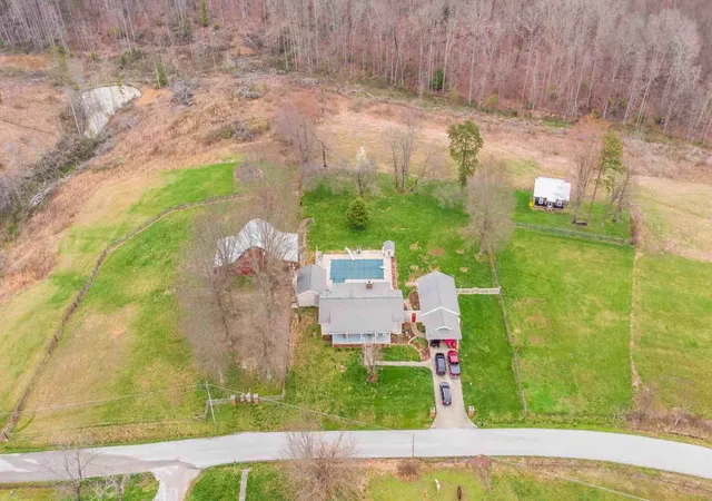 Photo 3 of Sale Pending at 296 Keavy Craigs Creek Rd, London, KY 40744 | MLS# 26023549 | Listing updated on 2026-09-05