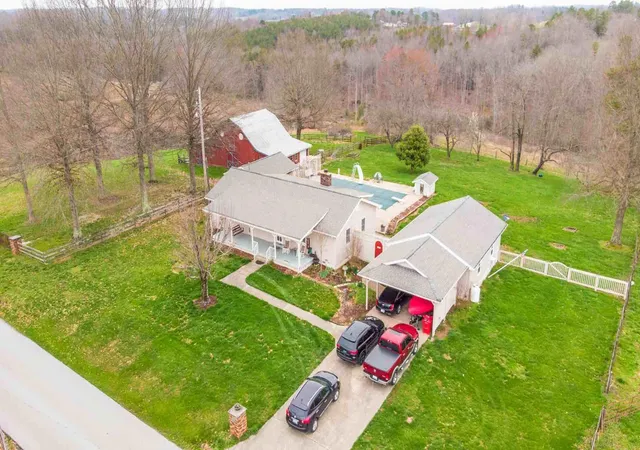 Photo 4 of Sale Pending at 296 Keavy Craigs Creek Rd, London, KY 40744 | MLS# 26023549 | Listing updated on 2026-09-05